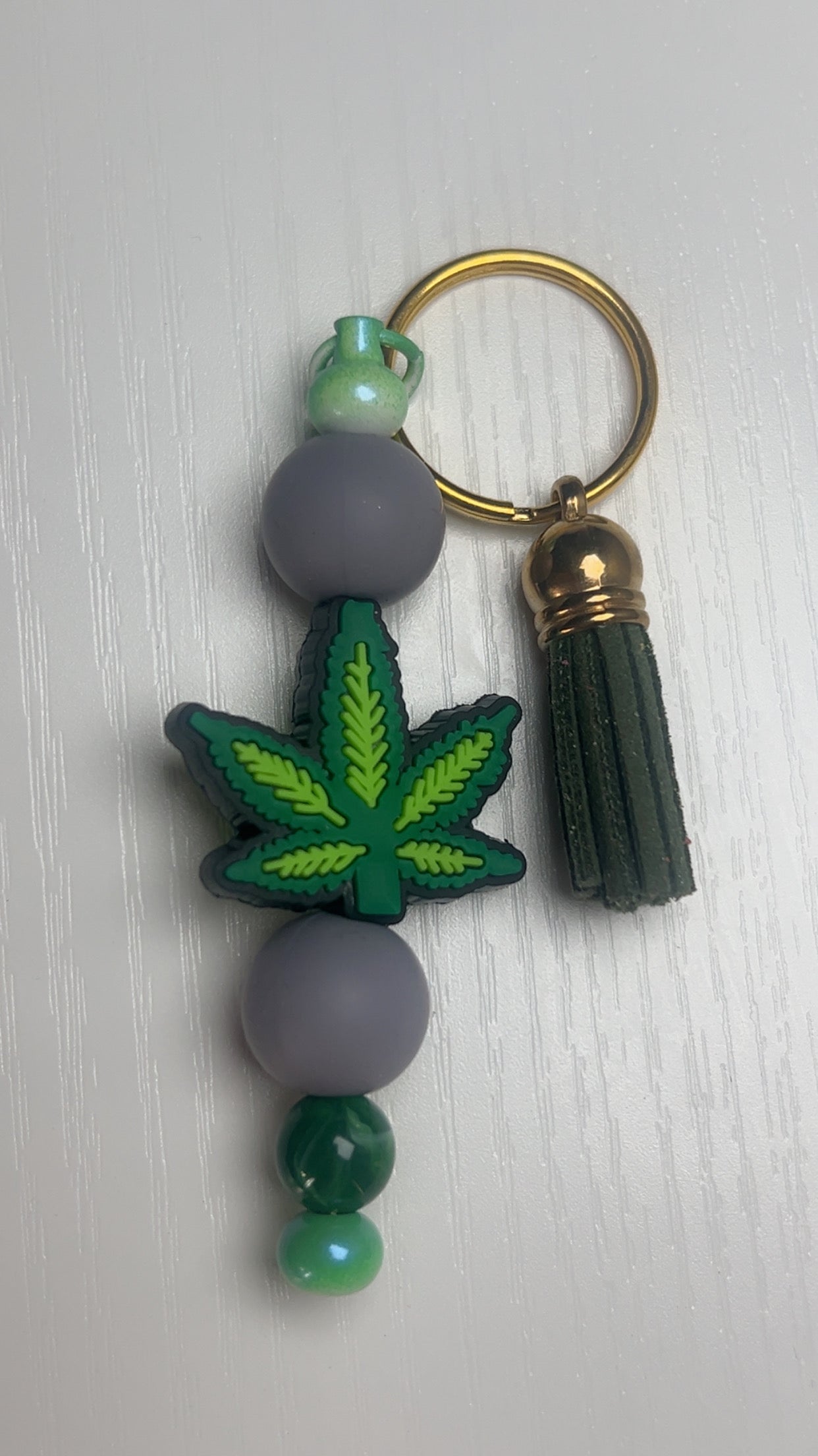 Happy leaf keychain