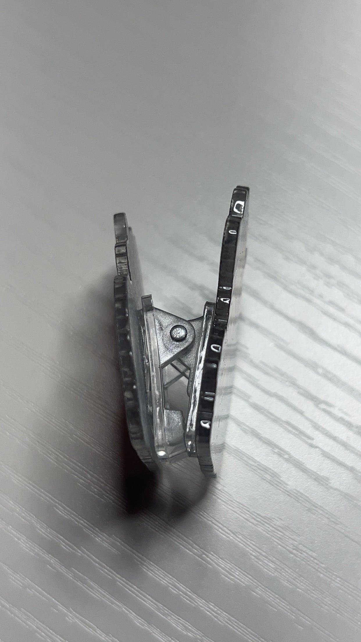 Calf bag clip