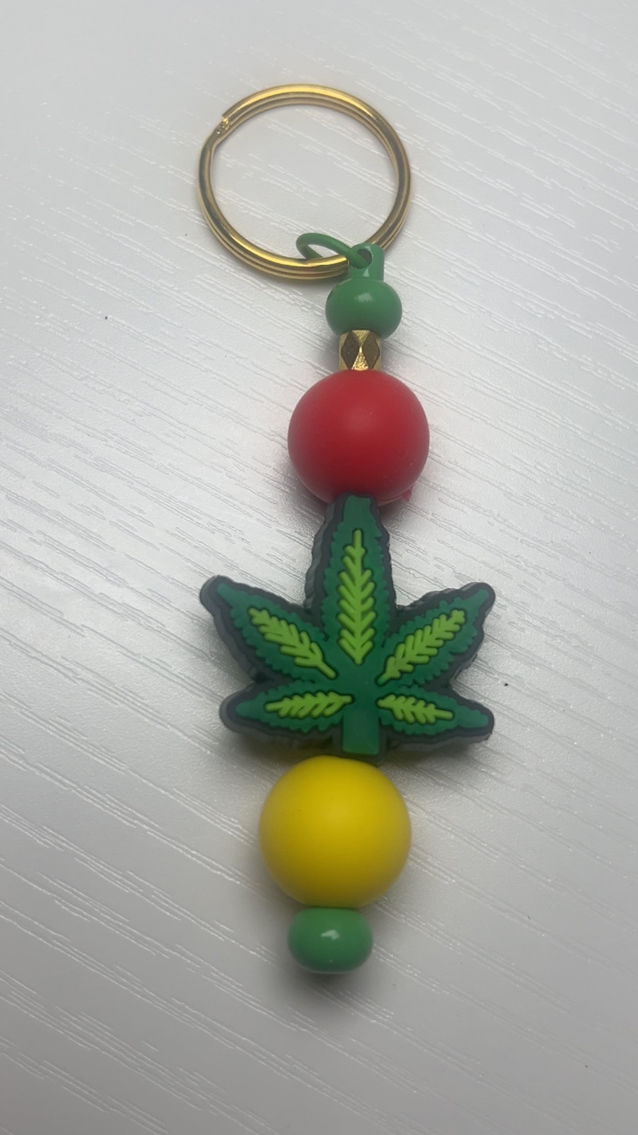 Happy leaf keychain